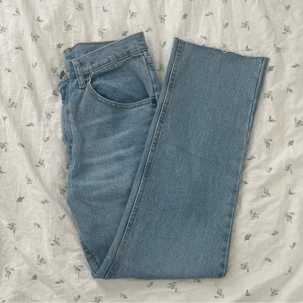 ‼️SOLD‼️WRANGLER - High Waist Women’s Light Wash Straight Leg Raw Hem Jeans